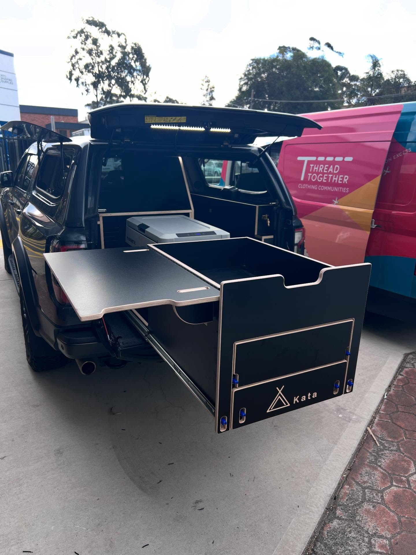 🚀 Ford Raptor Camper Kit – Built for the wild 🏕️🌏
Fitted with:
✨ Custom kitchen drawer with massive extension
✨ Dometic fridge, sink & stove – gourmet meals anywhere
✨ Wheel-arch water tank – smart storage, more water on board
✨ 200Ah lithium power – run your gear off-grid with ease
This Raptor is ready to roam. 🛻💨
#FordRaptor #CamperConversion #KataCamperbox #OverlandAustralia #4x4Camping #LithiumPower #RaptorLife #bushready